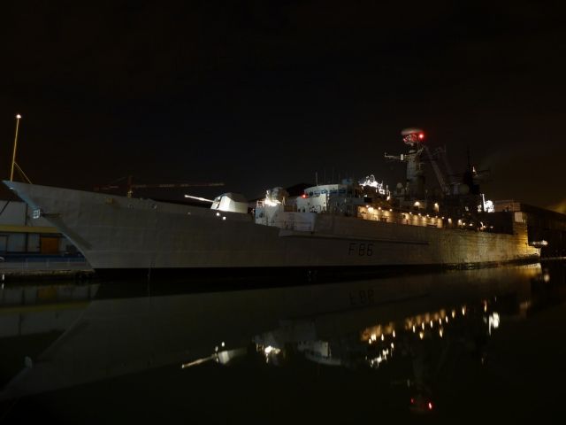 HMS Campbeltown - quai du commerce - 29 mars 2011 (11).JPG